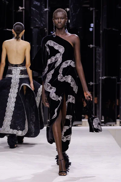Look 54
